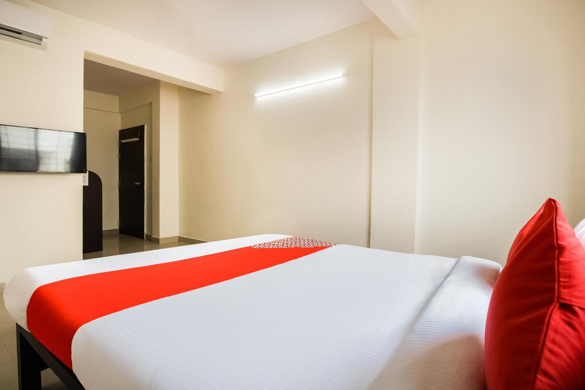 Hotel O Galaxy Near Inox Púna Kültér fotó