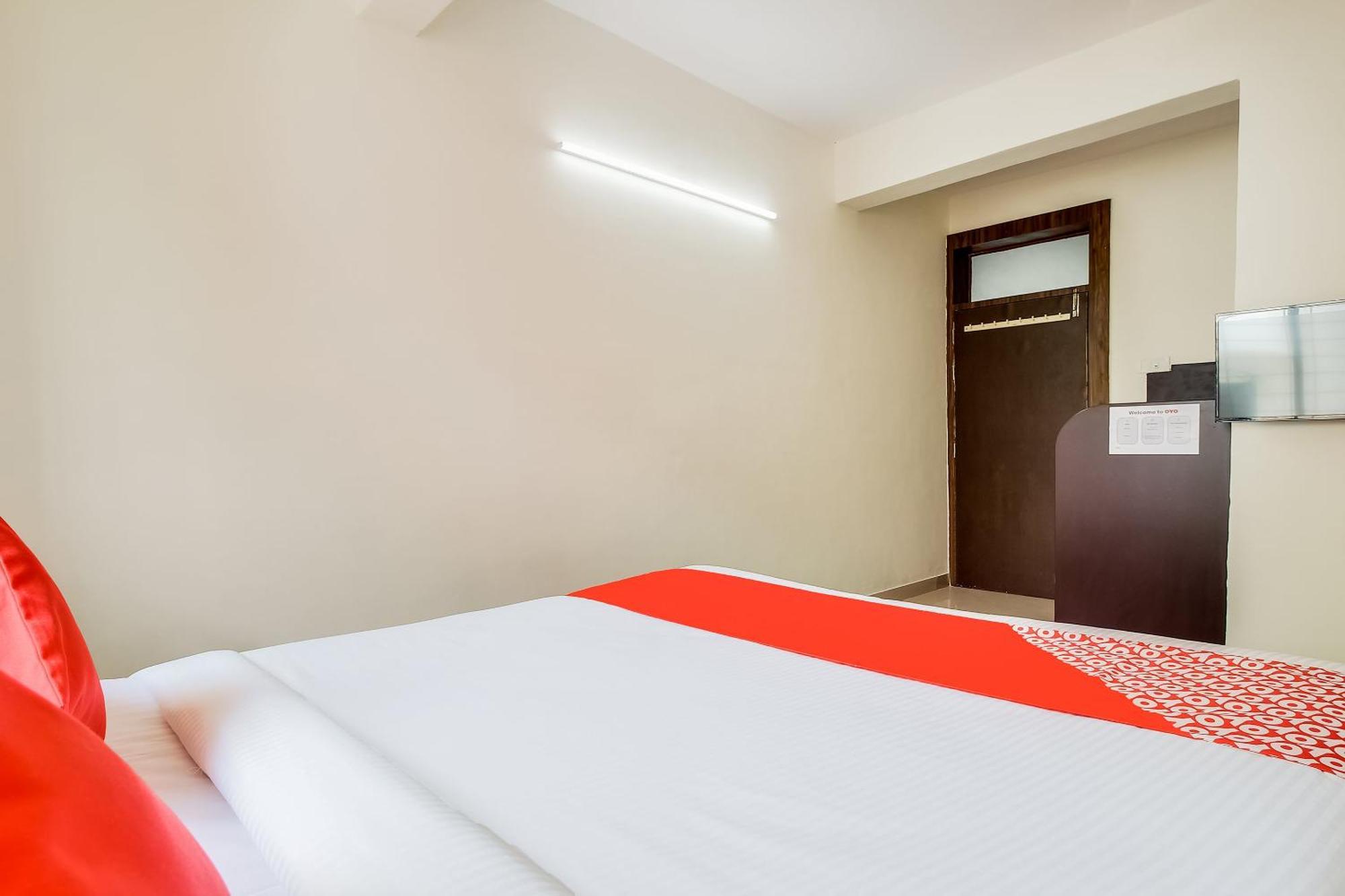 Hotel O Galaxy Near Inox Púna Kültér fotó